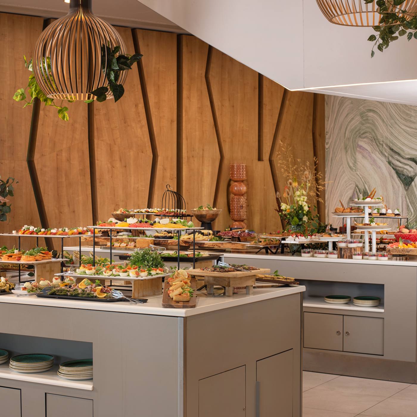 The Table des Gourmandises buffet: starters, charcuterie, cheeses and desserts